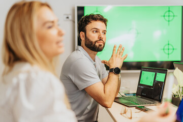 Dynamic Collaboration and Innovation in a Modern Business Meeting