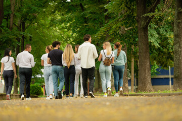 Obraz premium Big group of young students going back to school