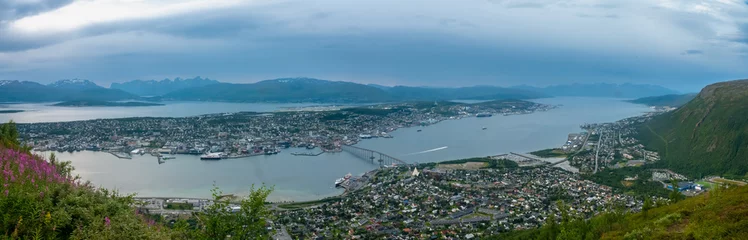Foto op Plexiglas Tromsø cityscape, Troms of Finnmark, Norway © Luis