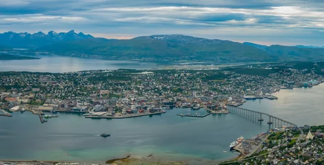 Fotobehang Tromsø cityscape, Troms of Finnmark, Norway © Luis