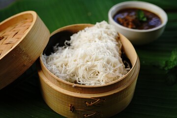 Idiyappam with Chicken curry | Kerala steamed breakfast made of rice flour