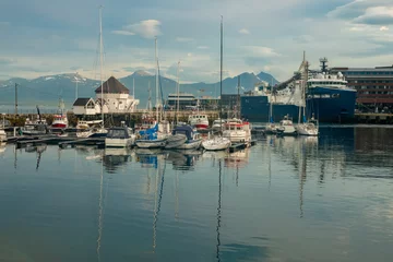 Foto op Plexiglas Tromsø cityscape, Harbor, Troms of Finnmark, Norway © Luis