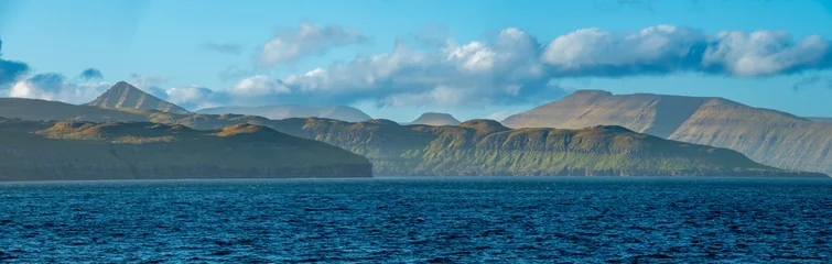 Fototapete Rund Sailing to the Faroe Islands, a self-governing archipelago, part of the Kingdom of Denmark © Luis