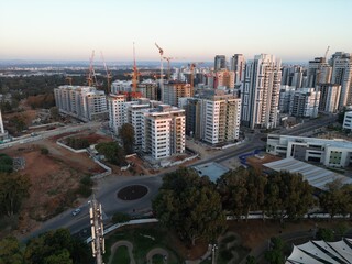 Obraz premium Rishon Le Zion, Israel - 17,09,2023 : aerial shot of Rishon Le zion sky line