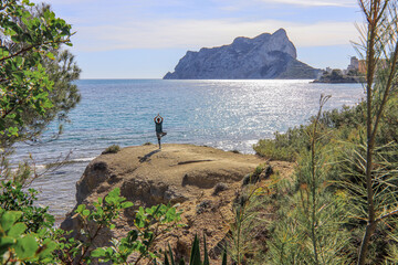 Hacer yoga con vistas al mar