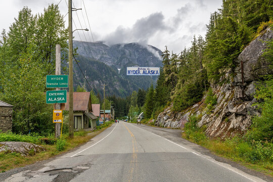 Entrance of Hyder town after the canadian american border crossing, Alaska, USA.