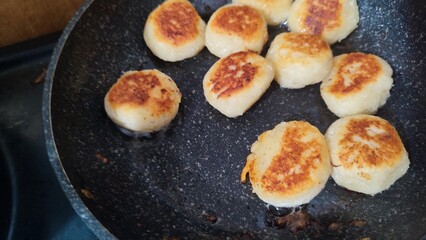 frying pan with meat
