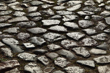 Granitowa droga widziana pod słońce w mieście. © FotoDax