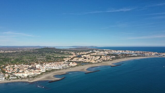 survol du cap d'Agde dans le sud de la France, H&eacute;rault, Occitanie