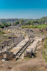 Obraz premium Ancient city of Perge in Antalya, Turkey. Historical ruins in the ancient city of Pamphylia