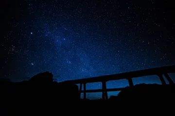 Tuinposter トロッコ廃線跡と満点の星空 © 莉央 菊地