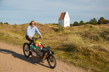 Tilsandede kirke, Familien Radtour bei Skagen, Dänemark