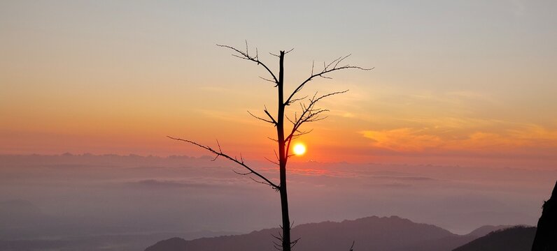 The most beautiful sunrise I have ever seen. Madolsima Sri lanka,
Link - https://www.attractionsinsrilanka.com/travel-directory/madulsima/