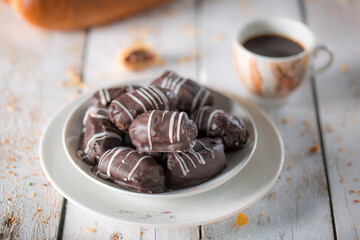 chocolate dates with coffee 