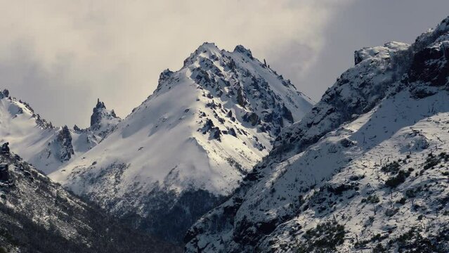 Cordillera Nevada. Timelapse de las monta&ntilde;as en invierno. 
