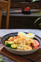 Mee Kari or Curry Mee is an Asian dish originated from the Asean Country like Malaysia, Singapore and Thailand. Usually eat for lunch . It is a diet version