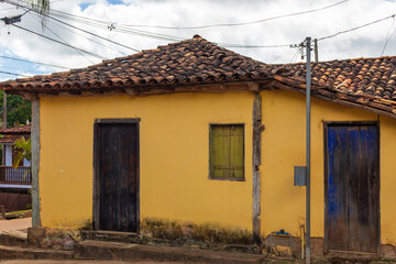 Typical houses in the Milho Verde district
