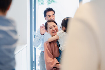 孫たちの家を訪問する祖父母