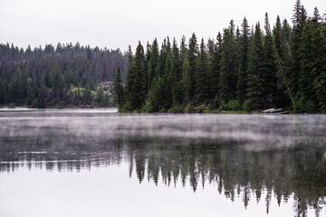 Fototapeta na wymiar Pyramid Lake in Jasper National Park in Alberta, Canada.