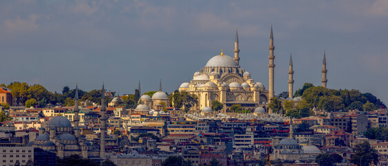Naklejka premium Famous Rustem Pasha Mosque, New Mosque and Suleymaniye Mosque, Bosphorus, 