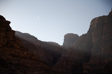 Formacje skalne pustyni Wadi Rum, Jordania - obrazy, fototapety, plakaty