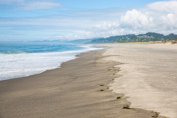 beautiful sunny day on the Oregon coastline at Neskowin