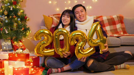 couple show 2024 balloon