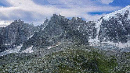 Fototapeta na wymiar Panorama to the Peaks – needles over Chamonix, France .