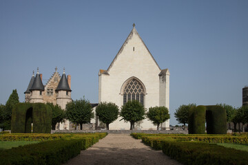 panorama sur les jardins du château d'Angers, la chapelle et le châtelet