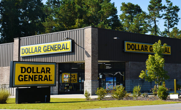 Dollar General Store in Wilmington, North Carolina, USA