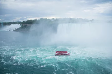 Foto op Plexiglas Beautiful view of Niagara Falls in Canada © marinadatsenko