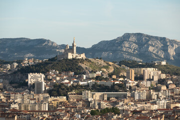Obraz premium Vue de Marseille avec Notre Dame de la Garde
