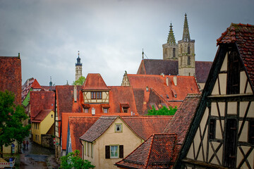 Obraz premium A beautiful day in the Bavarian city of Rothenburg ob der Tauber.