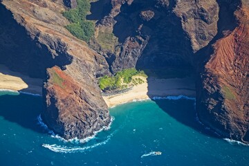 As our last activity in Kauai, we took a flight around the island with Wings Over Kauai for seeing the beautiful sights of the island and the breathtaking Na Pali Coast, whose true beauty can only be 