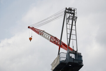 工事現場のクレーン