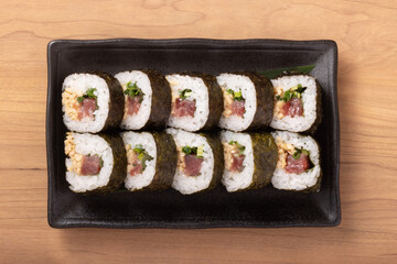 [メバチマグロ]　鉄火納豆巻き