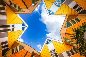 Keuken spatwand met foto Spectacular Urban Landscape, Vibrant Yellow Cube Houses in Rotterdam, a Modern Architectural Marvel and Tourist Attraction in the Netherlands © Ilja
