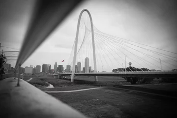 Fototapeten Margaret Hunt Hill Bridge in Dallas, Texas in grayscale © Beilly Bui/Wirestock Creators