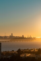 Fototapeta premium Iconic skyline of San Francisco, California at sunset