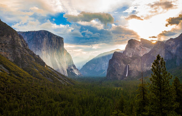 Sunrise Breaking over Yosemite Valley, Yosemite National Park, California