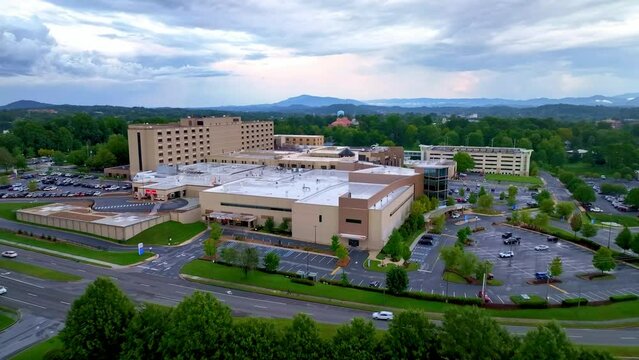 slow aerial push into johnson city medical center in johnson city tennessee