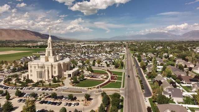 Aerial Payson Utah LDS Temple side slide. The Church of Jesus Christ of Latter-day Saints, LDS or Mormon religion. Fast growing christian religious groups. Headquartered in Salt Lake City.