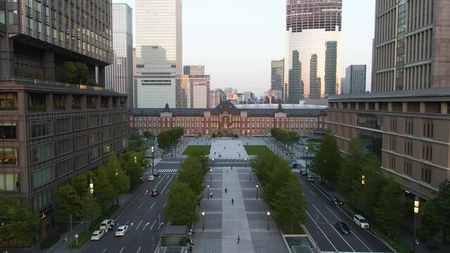 東京駅丸の内広場ドローン空撮