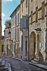 Obraz premium Arles, vicoli, strade e case provenzali - Provenza, Francia