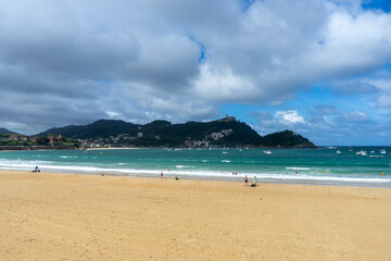  La playa de la concha en un día de temporal de invierno, San Sebastián