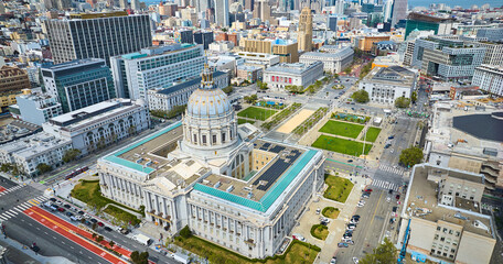 Solar panels on city hall roof with aerial view of San Francisco - obrazy, fototapety, plakaty