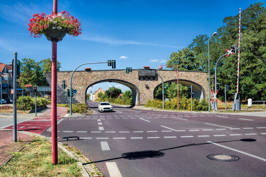 premnitz, deutschland - Steinbogenbr&uuml;cke, wahrzeichen der stadt