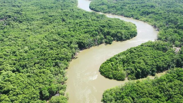 Delta do Rio Parna&iacute;ba no Piau&iacute; - Len&ccedil;&oacute;is Piauienses -  Nordeste - Brasil - Visto de cima com drone 4k