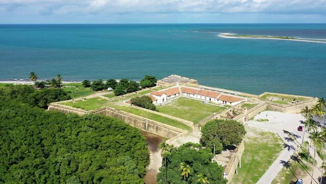 Ilha de Itamarac&aacute; -  Coroa do avi&atilde;o - Forte Orange - Igarassu - Visto de Cima com drone 4k - Pernambuco - Brasil