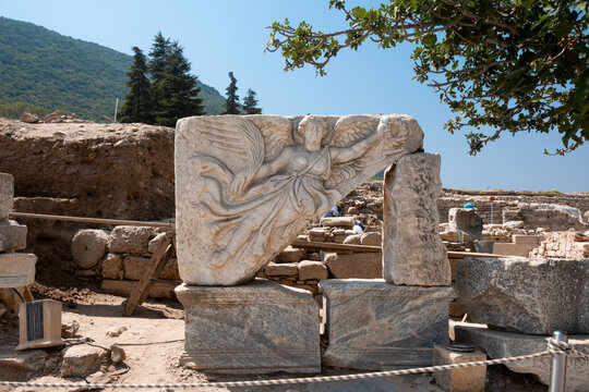 ephesus ruins in izmir turkey